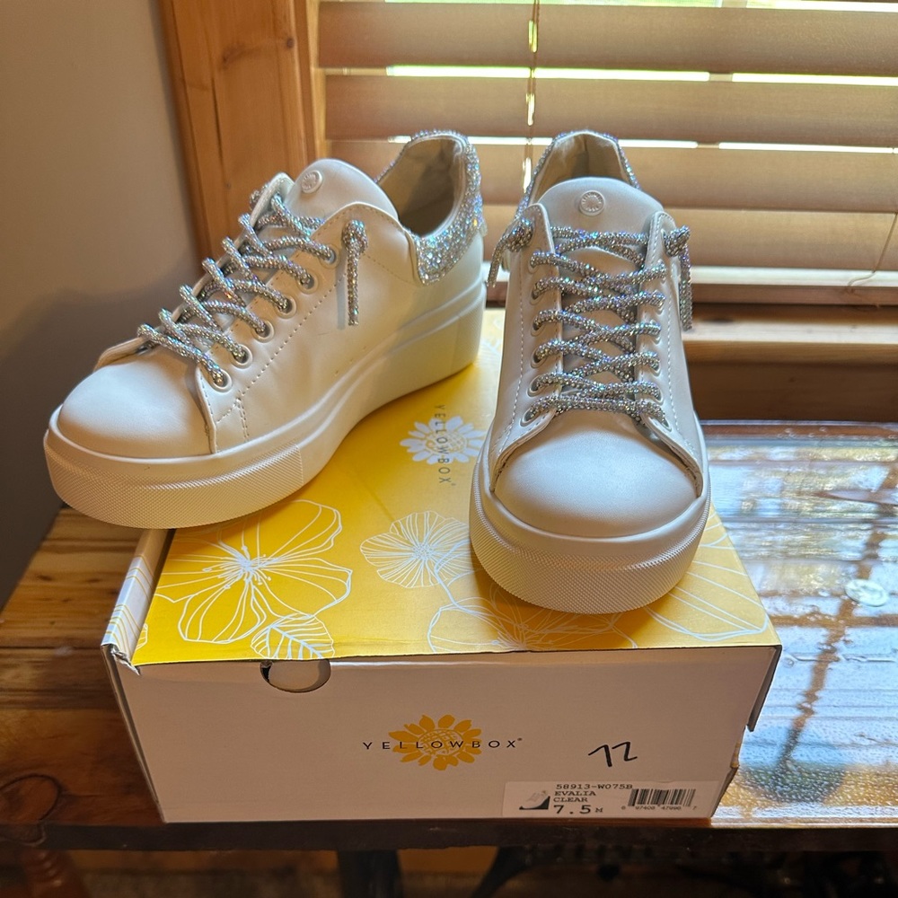 New in box Yellow Box Evalia Clear 7.5